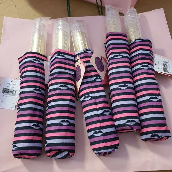 Kate Spade Umbrella lips - Picture 1 of 3